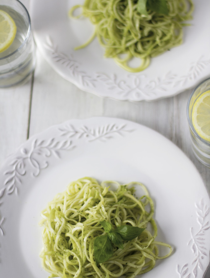 zucchini noodles with avocado herbs pesto