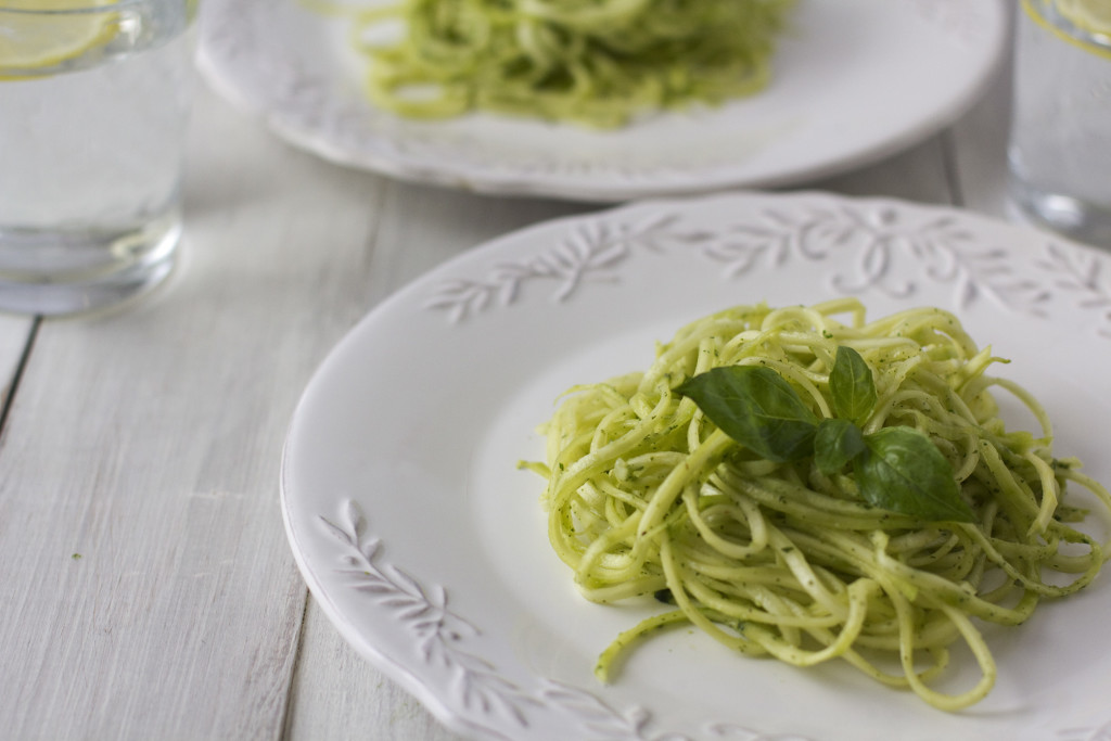 zucchini noodles with avocado herbs pesto