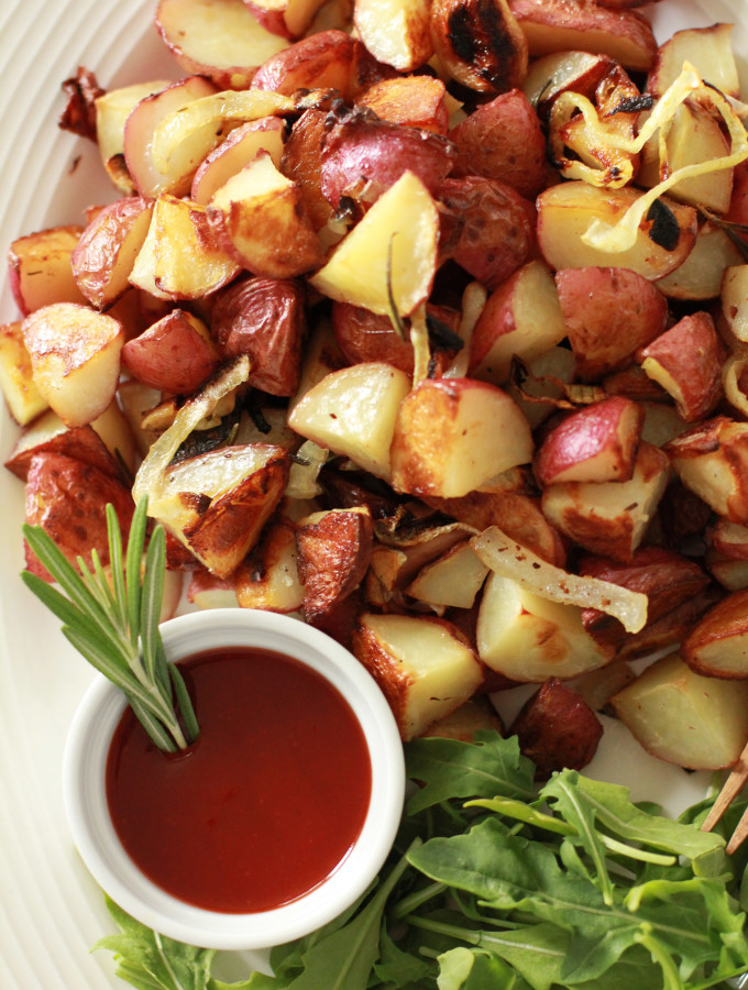 rosemary garlic roasted potatoes