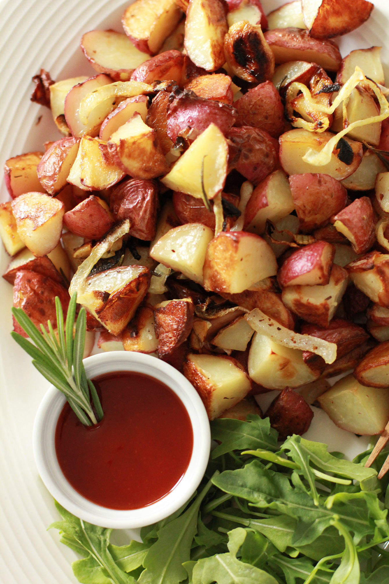 rosemary garlic roasted potatoes