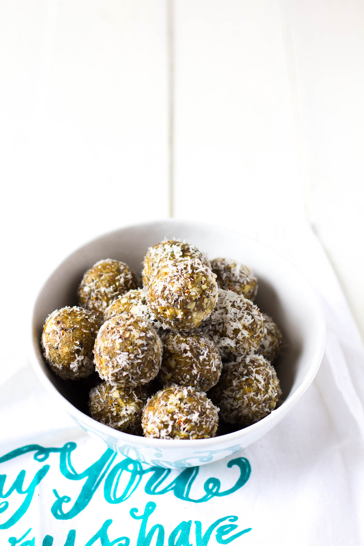 coconut-almond-energy-balls-001