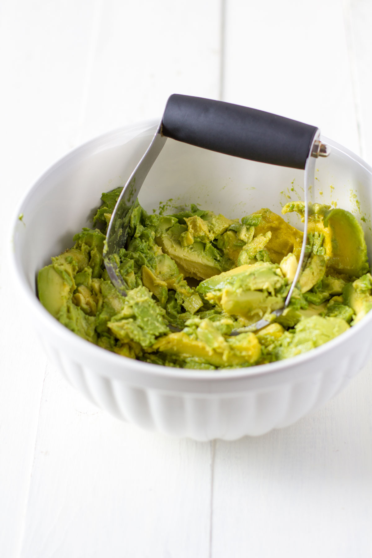 quick-and-easy-guacamole-3