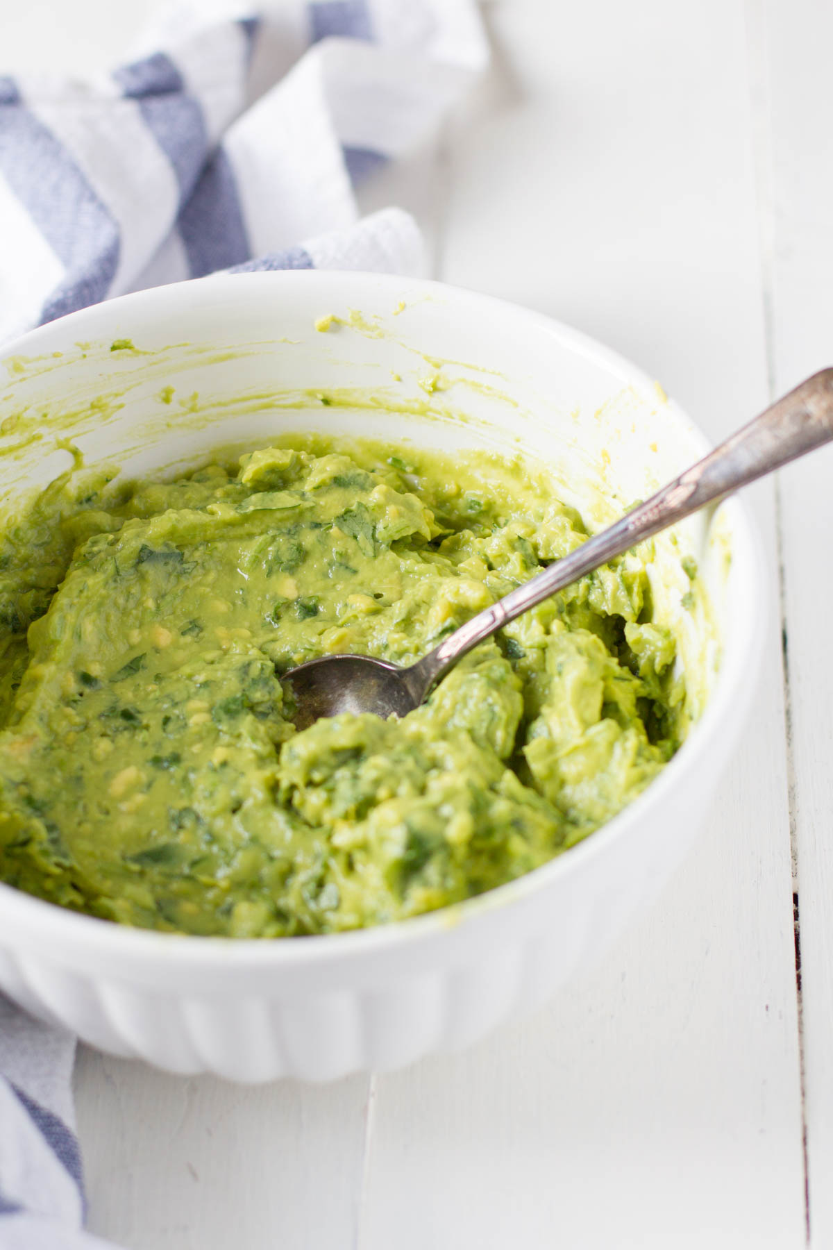 quick-and-easy-guacamole-8