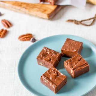 Homemade Chocolate Pecan Fudge