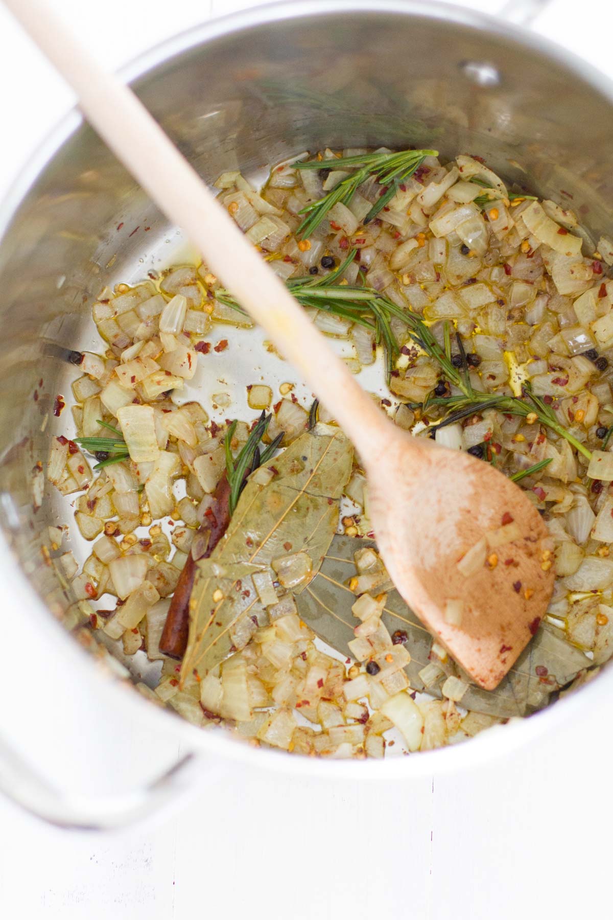 rosemary-garlic-butternut-squash-soup